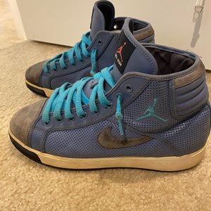 Men’s Nike Jordan tennis shoes Sz 11.